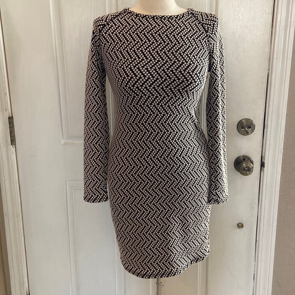 AMERICAN Twist white and black midi long sleeve pull over